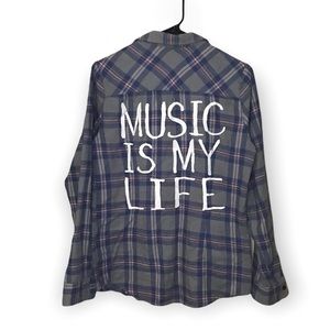 Hot Topic graphic printed blue button up flannel